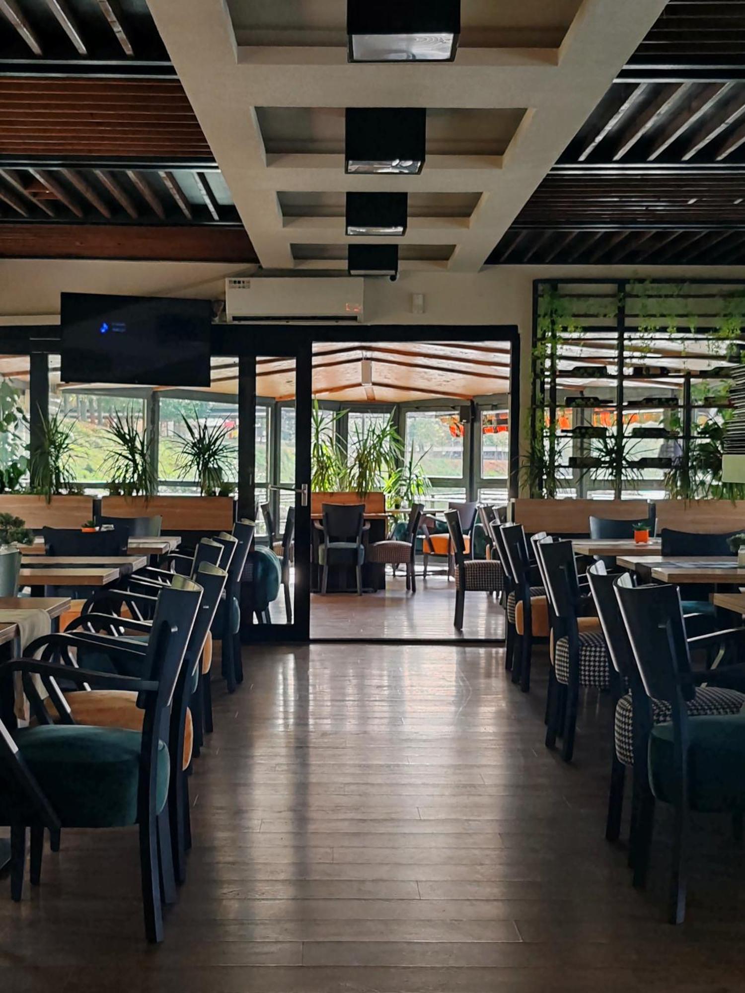 Cruiser Restoran Τσούπρια Εξωτερικό φωτογραφία